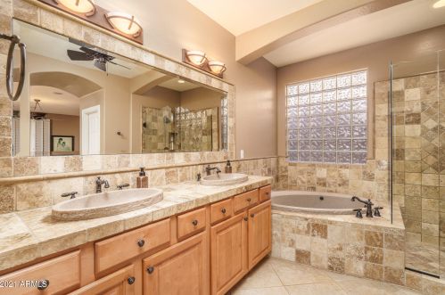 27417 60 Ln, Phoenix AZ 85035-4824 exterior