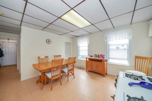 9 Lund St, Worcester MA 01607-1117 exterior