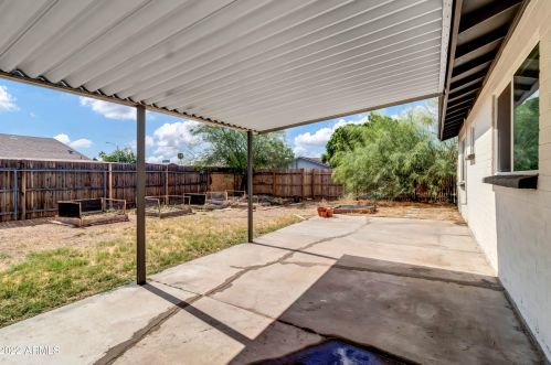 2839 Charleston Ave, Phoenix AZ  85053-1712 exterior