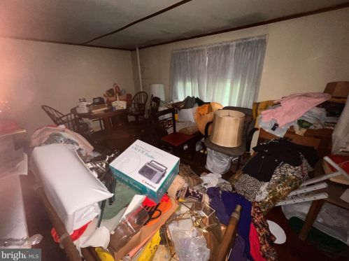 1287 Clements Bridge Rd, West Deptford NJ 08096-3085 exterior