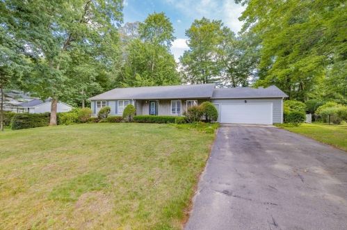 173 Eastwood Dr, Montgomery, MA 01085-1864