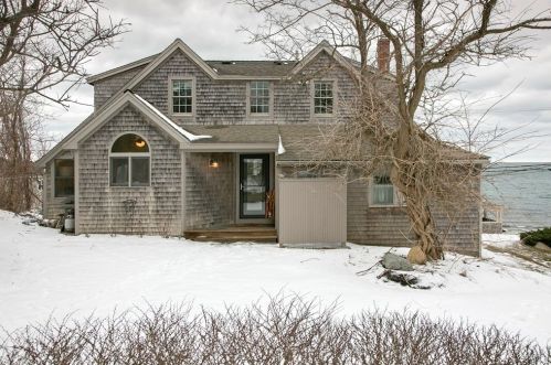 209 Manomet Point Rd, Plymouth MA 02360-1130 exterior