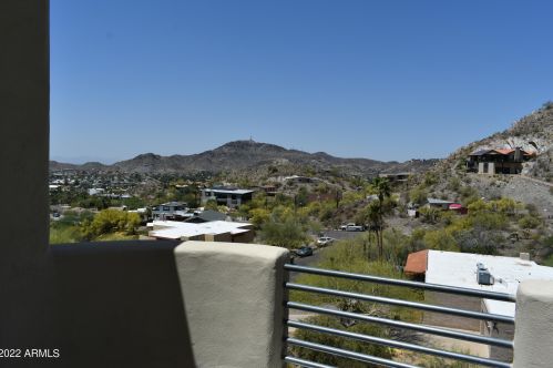 1825 Cinnabar Ave, Phoenix AZ  85020-1916 exterior