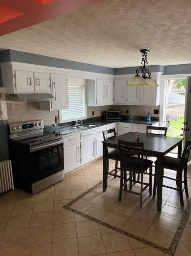 10 Jefferson St, Taunton MA  02780-2551 exterior