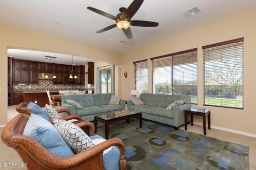 1605 Aloe Vera Dr, Phoenix AZ 85085-8053 exterior