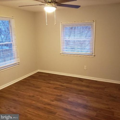 276 Park Ave, West Deptford NJ  08096-3525 exterior