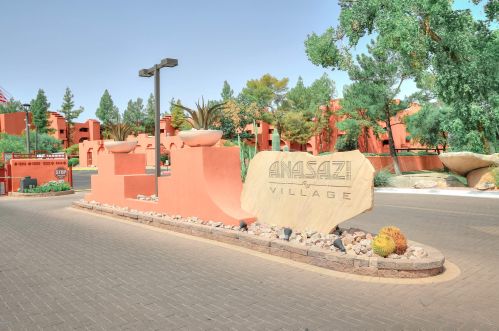 4303 Cactus Rd, Phoenix AZ 85032-7637 exterior