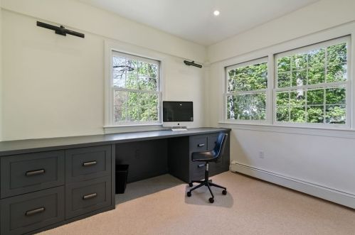 136 Village Ave, Dedham MA  02026-4224 exterior