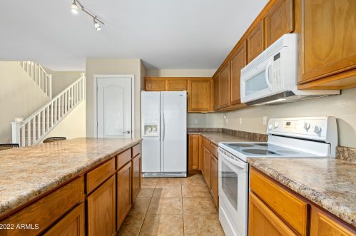 1928 Alta Vista Rd, Phoenix AZ 85041-5661 exterior