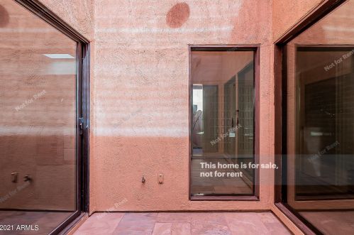 237 Denton Ln, Phoenix AZ 85014-2676 exterior