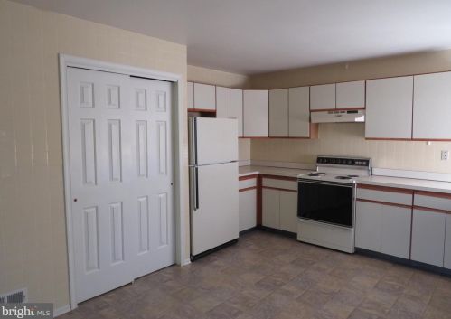 53 Lake View Ter, Columbus NJ  08022-1033 exterior