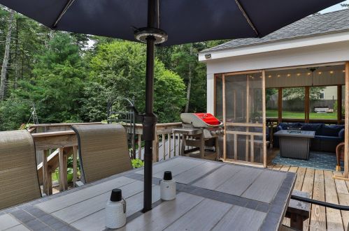 37 Howard Dr, Plymouth MA 02360-4272 exterior