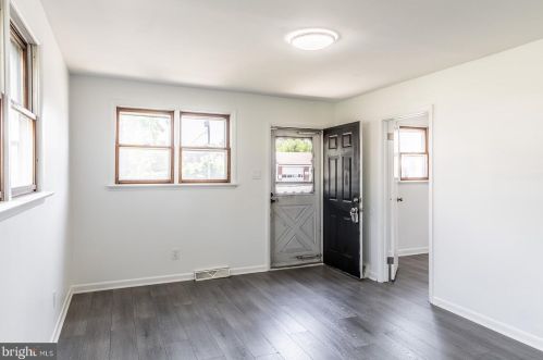 449 Broad St, West Deptford NJ 08096-1055 exterior