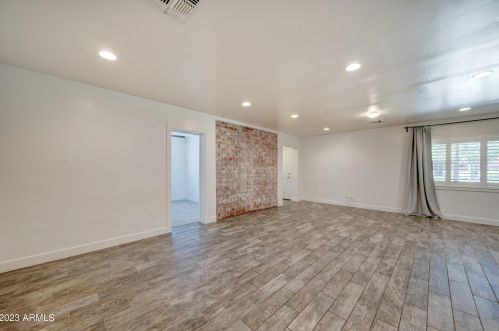 4213 Avalon Dr, Phoenix AZ  85018-7207 exterior