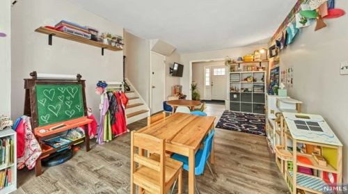 25 Catherine Ct, Skyline Lakes NJ  07456-1838 exterior