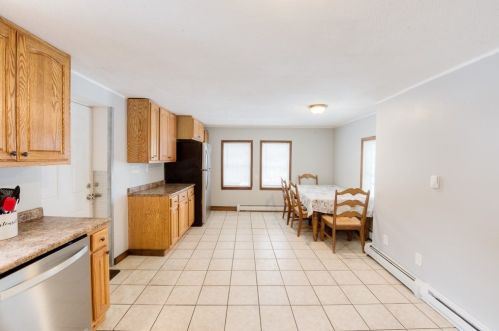 1098 Western Ave, Montgomery MA 01085-2616 exterior