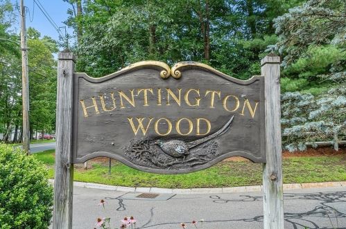 902 Foxwood Cir, Peabody MA  01960-4774 exterior