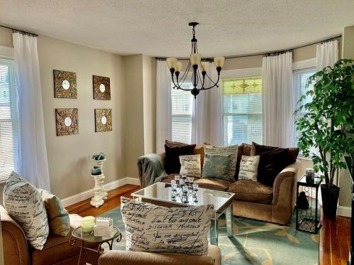 136 Dartmouth St, New Bedford MA 02740-3106 exterior