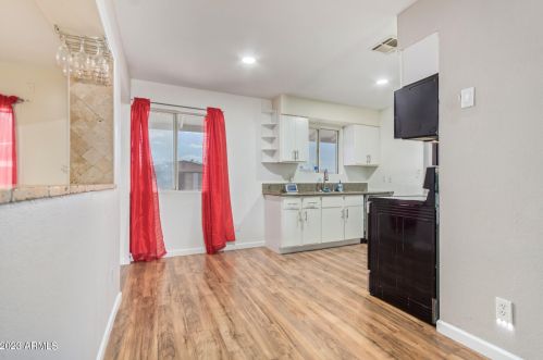 2248 Chipman Rd, Phoenix AZ 85040-2472 exterior