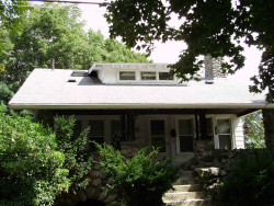 51 Harding St, Newton, MA 02465-1336