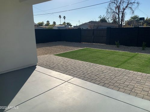 2022 22 Pl, Phoenix AZ 85042-8100 exterior