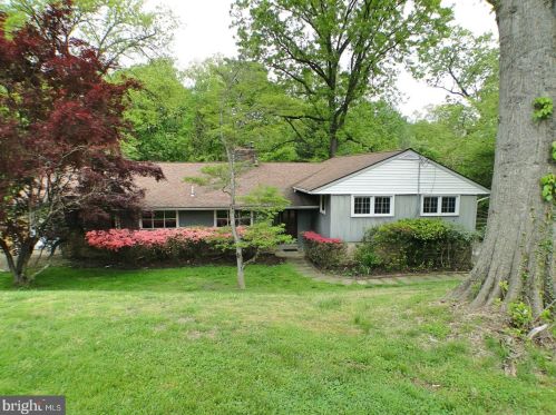 341 Paxon Hollow Rd, Media, PA 19063-1117