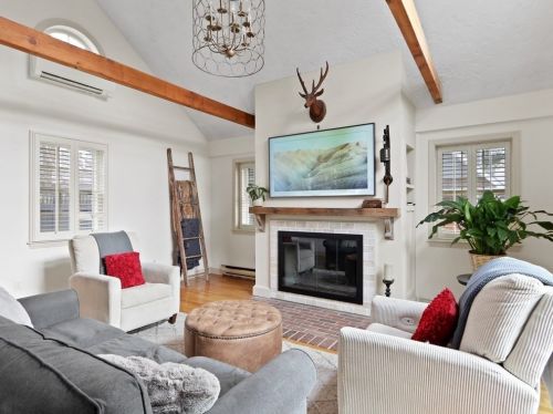 64 Fair Oaks Park, Needham MA 02492-3104 exterior