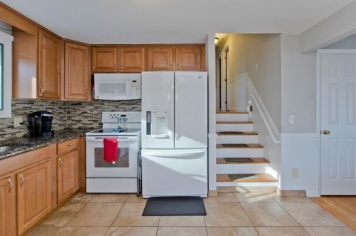 85 Chestnut Ln, Agawam MA 01001-3509 exterior