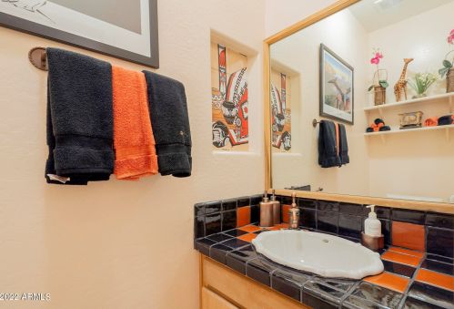 9032 14 Pl, Phoenix AZ 85014-4210 exterior