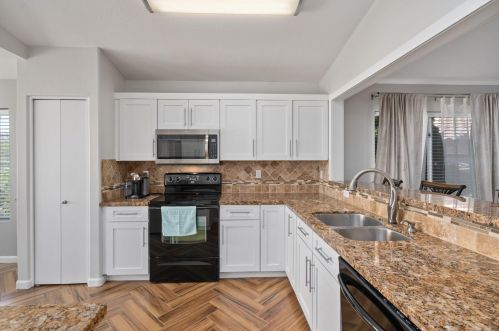 17636 25th Pl, Phoenix, AZ 85032-1875