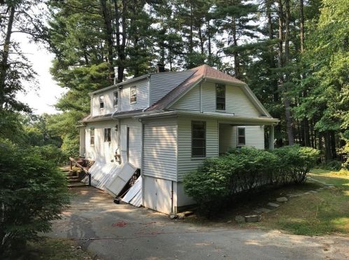 57 Amherst Rd, Amherst, MA 01002-9748