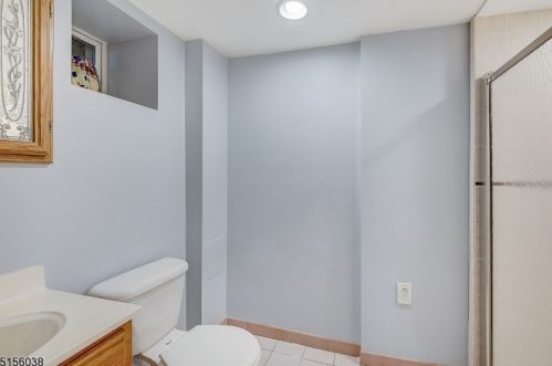 205 Fairway Ave, Belleville NJ 07109-1401 exterior