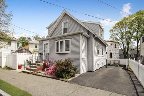 47 Sachem St, Quincy, MA 02170-2448