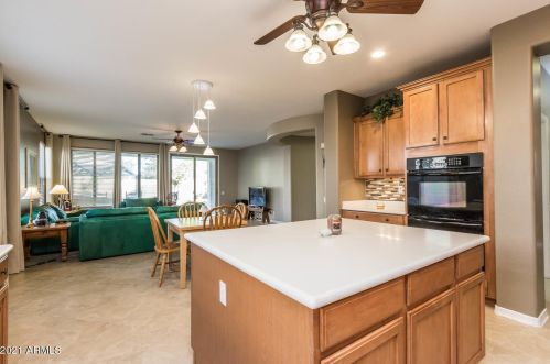 25303 51 Dr, Phoenix AZ 85031-3902 exterior