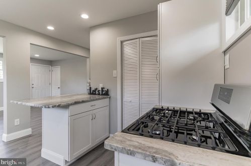 1493 Delsea Dr, West Deptford NJ 08093-1159 exterior