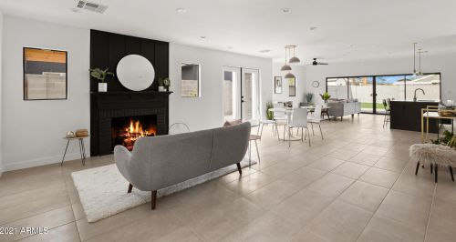 1038 Clarendon Ave, Phoenix AZ 85033-4119 exterior