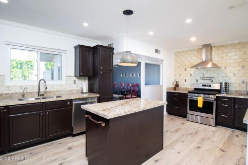 7747 13th St, Phoenix AZ  85020-4224 exterior