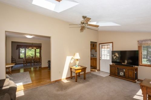 24 Ted Ln, Southborough MA 01772-2027 exterior