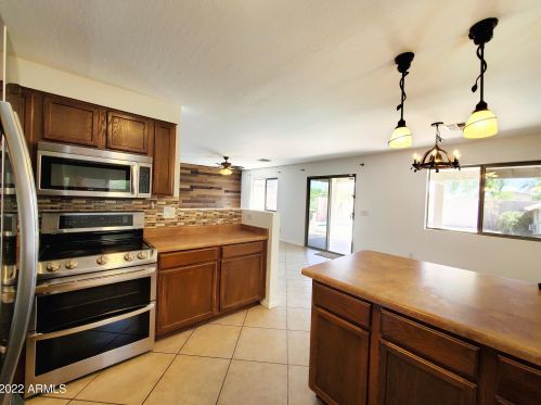 5613 31 Dr, Phoenix AZ 85041-4304 exterior