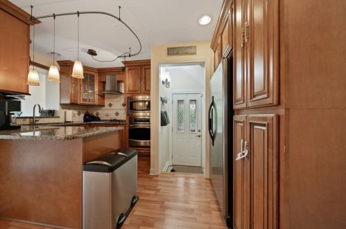 1613 Maple Ave, Forest View IL 60402-1546 exterior