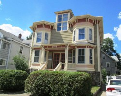 1073 Washington St, Newton, MA 02465-2118