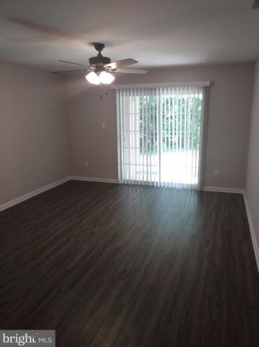 1233 Tristram Cir, West Deptford NJ  08051-2246 exterior