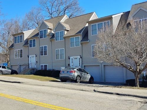 7 Ludlow St, Worcester, MA 01603-1120