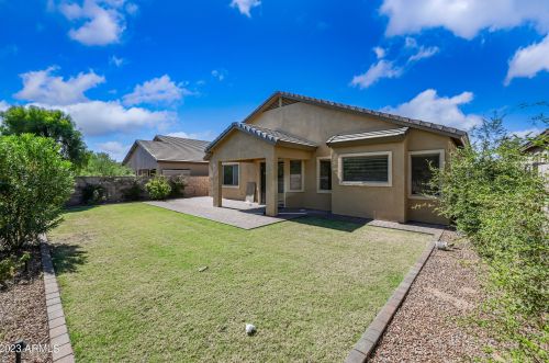 22209 49th St, Phoenix AZ  85054-6170 exterior