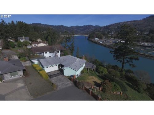230 Fountain Ct, Harbor OR  97415-9078 exterior