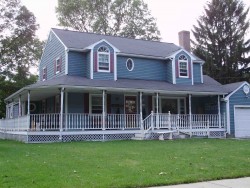 68 Pine St, Newton, MA 02465-1442