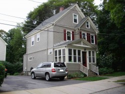 10 Auburn Ter, Newton, MA 02466-2504
