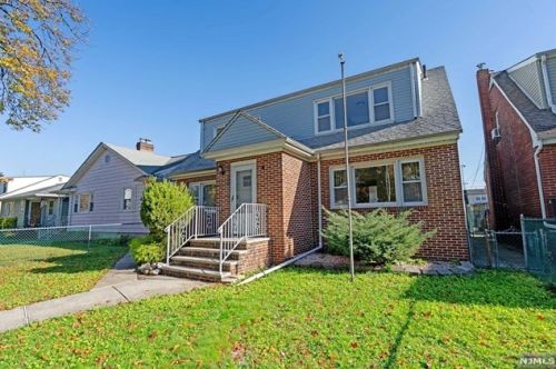 15 Davis Ave, East Newark NJ  07029-1501 exterior