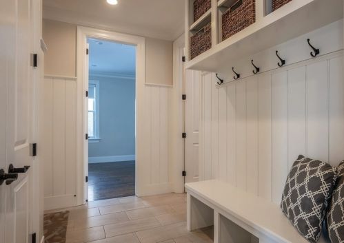 319 Hillcrest Rd, Needham MA 02492-4028 exterior