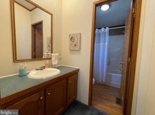 712 Cardinal Ave, West Deptford NJ 08051-1387 exterior